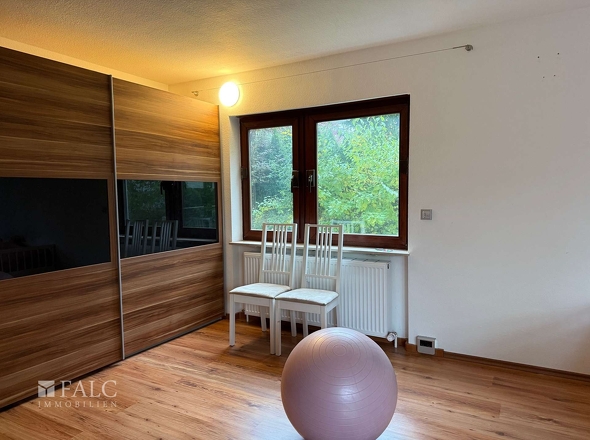 Kinderzimmer oder Büro 