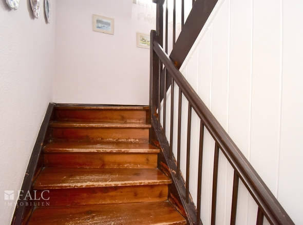 Treppe zum Obergeschoss