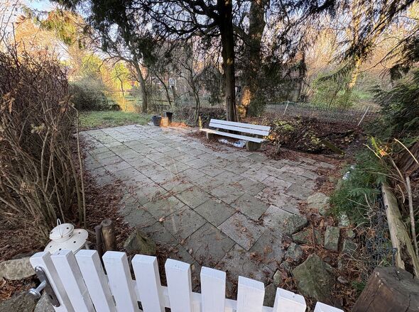 sep. Gartengrundstück am Bach