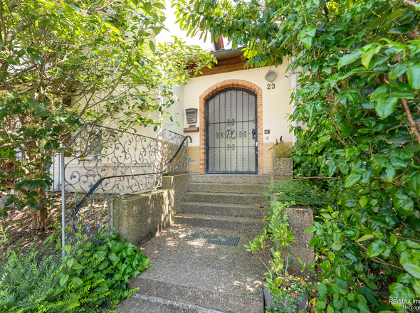 Eingang Hs.Nr. 23