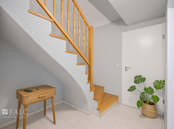 UG Diele mit Treppe Einrichtungsbeispiel