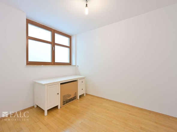 UG Büro Blick Fenster