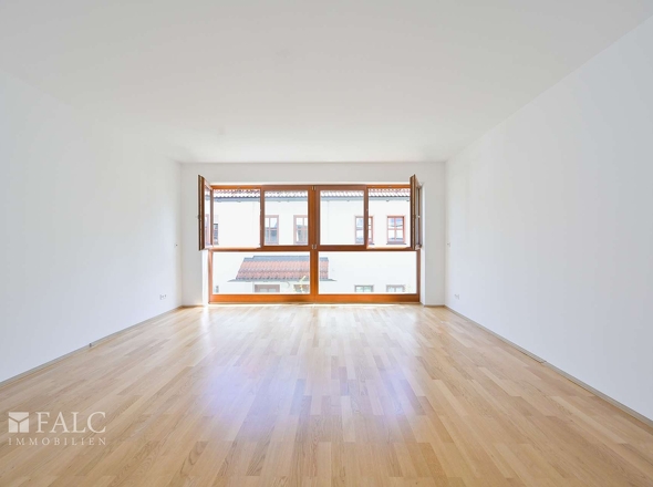 OG großer Raum Blick Fenster gerade