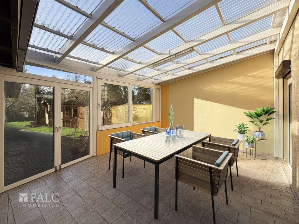 überdachte Terrasse (Einrichtung digital)