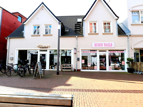 Frontansicht Fußgängerzone