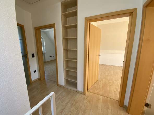 Flur im OG mit Blick in die Zimmer
