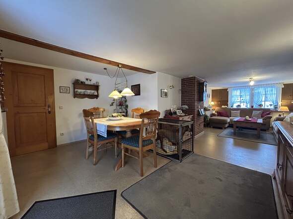 Wohn - und Esszimmer