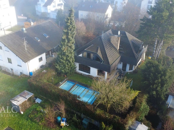 Hochwertiger Garten- & Poolbereich