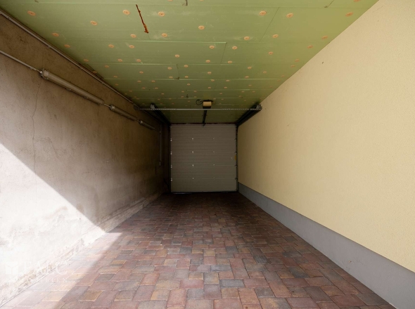 Durchfahrt / Garage 1