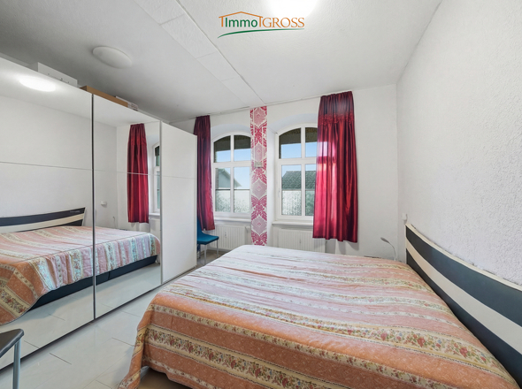 Geräumiges Schlafzimmer