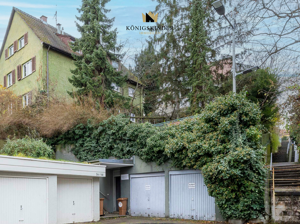 Haus Ansicht mit den 3 rechten Garagen