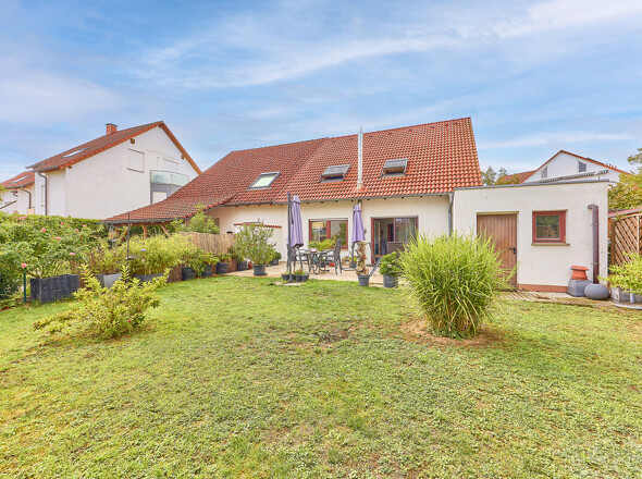 Garten und Rückansicht