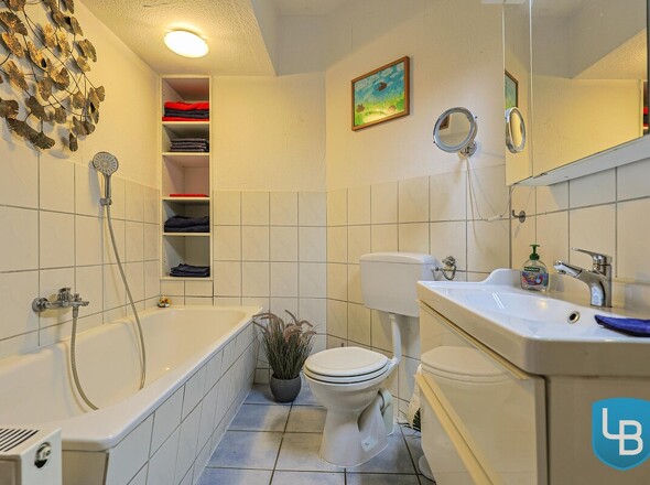 WE1: Wannen- und Duschbad 