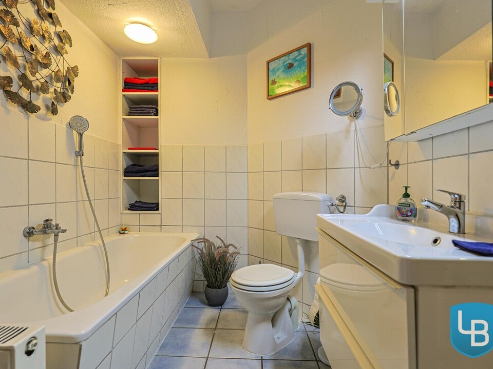 WE1: Wannen- und Duschbad 