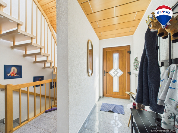 REMAX Immobilien DeLux Einfamilienhaus in Besseringen Diele