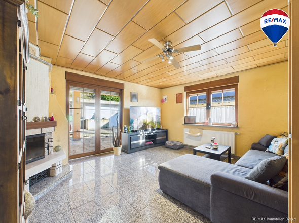 REMAX Immobilien DeLux Einfamilienhaus in Besseringen Wohnbereich