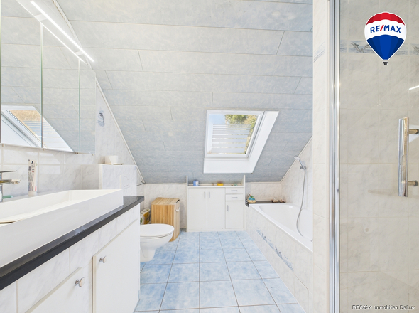 REMAX Immobilien DeLux Einfamilienhaus in Besseringen Bad OG