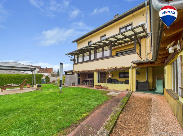 RE/MAX Immobilien DeLux Zweifamilienhaus Wadern-Lockweiler Garten