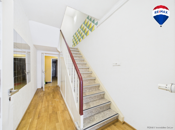 RE/MAX Immobilien DeLux Haus Dillingen Flur