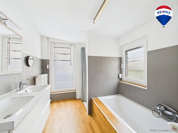 RE/MAX Immobilien DeLux Haus Dillingen Bad