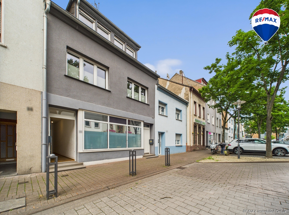 RE/MAX Immobilien DeLux Haus Dillingen Außenansicht