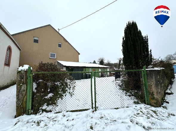 Tor zum Garten und Garagen