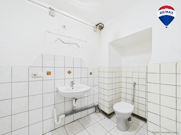 RE/MAX Immobilien DeLux Haus verkauf Fitten