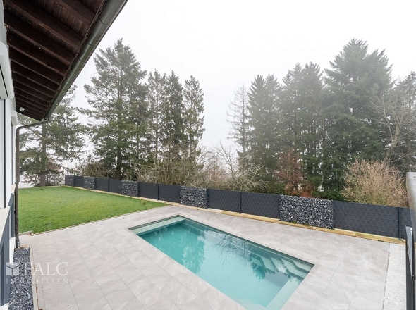 Aussenbereich Poolblick