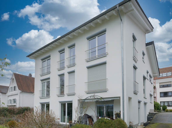 REMAX Immobilien DeLux Einfamilienhau Rückansicht Neunkirchen Mark Borowicz