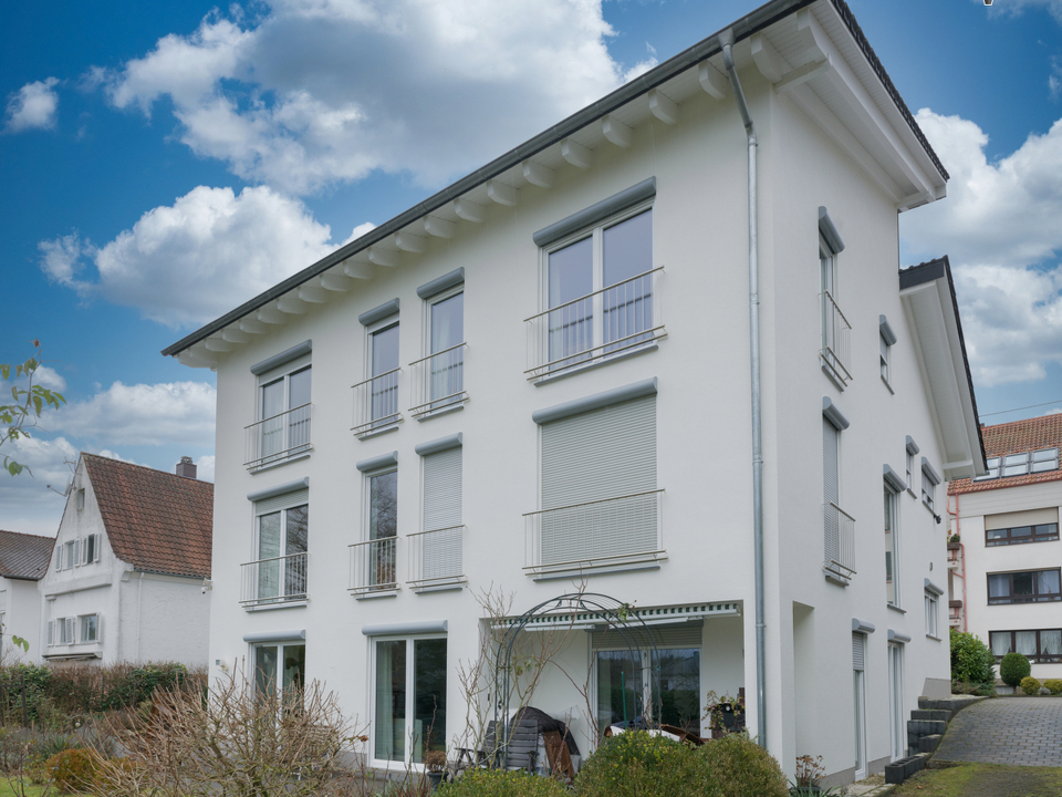 REMAX Immobilien DeLux Einfamilienhau Rückansicht Neunkirchen Mark Borowicz