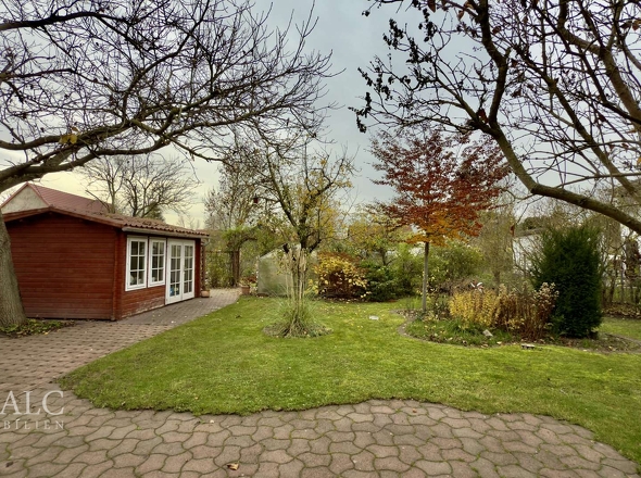 Garten mit Gartenhaus 