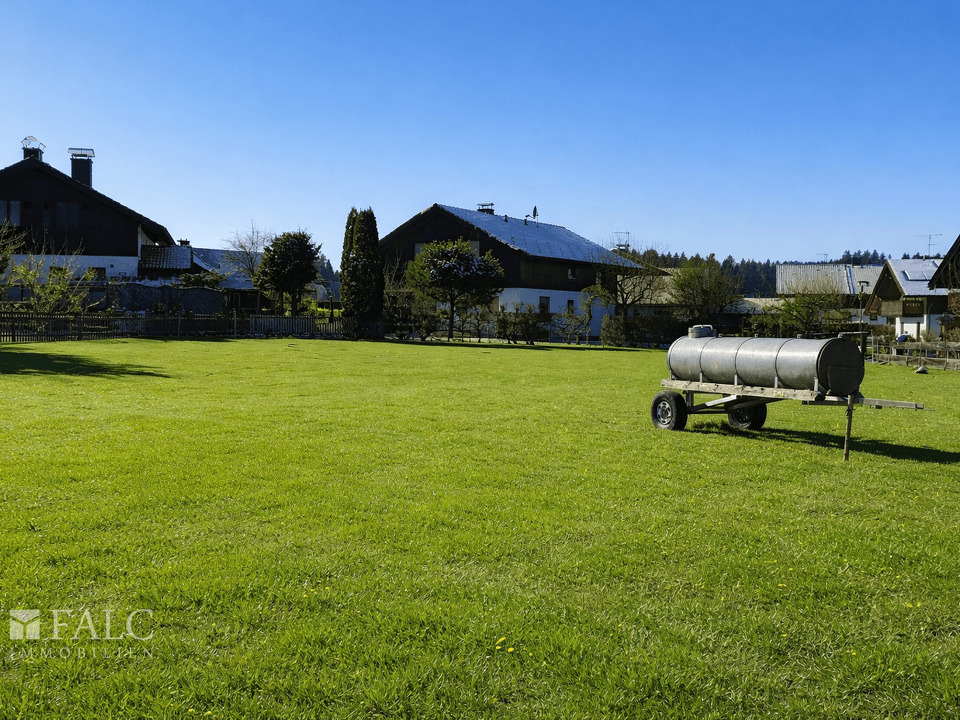 Grundstück KI-bearbeitet