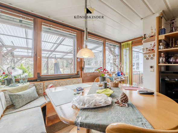 EG - Wohnzimmer mit Zugang zum Garten