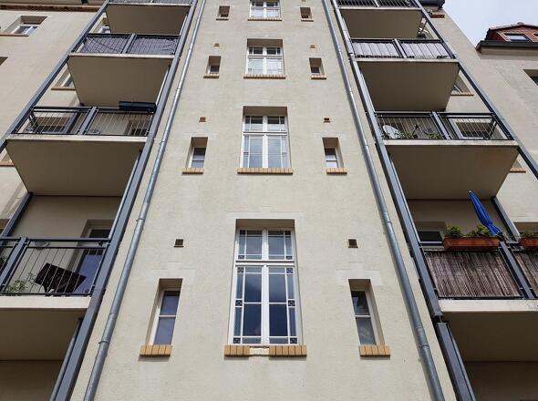 Hofansicht mit Balkonen