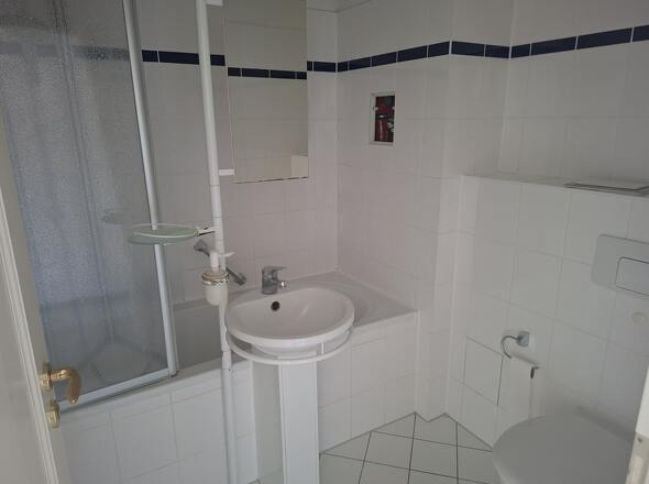 inliegendes Bad mit Wanne