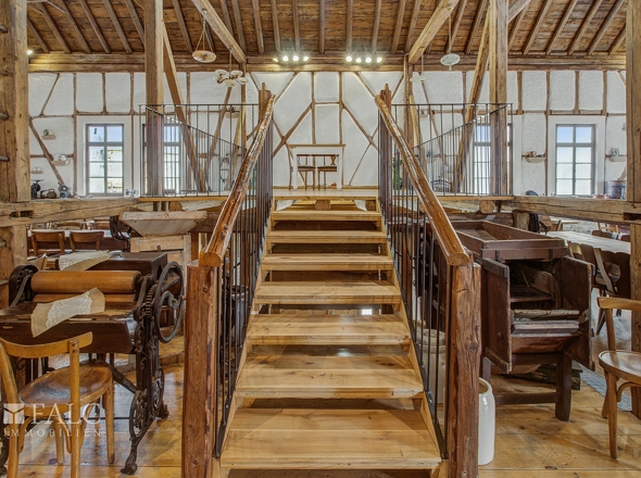 Aufgang Empore Scheune