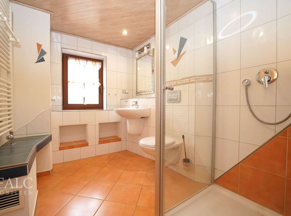 Weiteres Vollbad mit Tageslicht