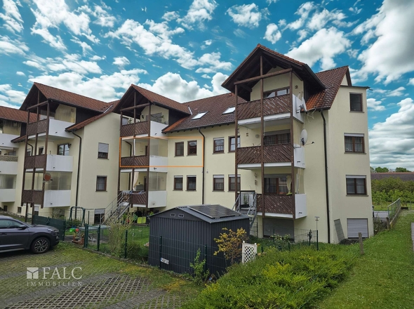 Ansicht von der Hausrückseite mit Balkon 1