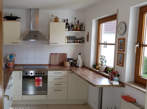 Tageslichtküche mit viel Platz für Kochgenuss