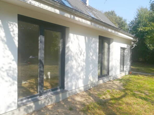 Energetisch u. a. 3-fach verglaste hochwertige EFH-Hülle