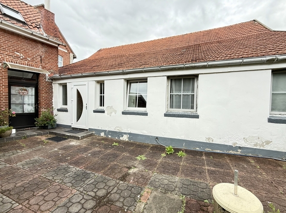 Hintereingang Wohnung 1 und Wohnhaus