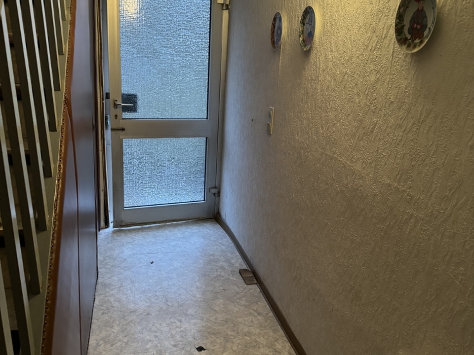 Haustüreingang u. Flurbereich