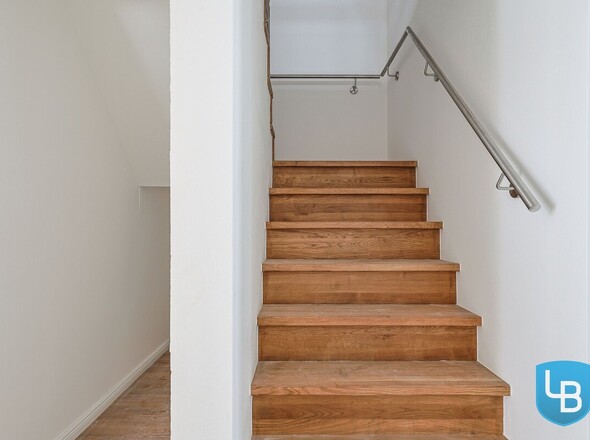 Treppe zum Dachgeschoss