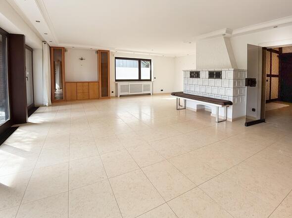 Wohnraum mit Kachelofen