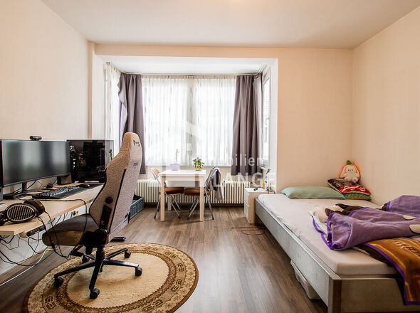 Wohn- und Schlafzimmer