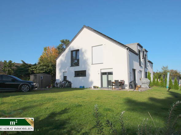 Moderne DHH mit gr. Garten u. Terrasse