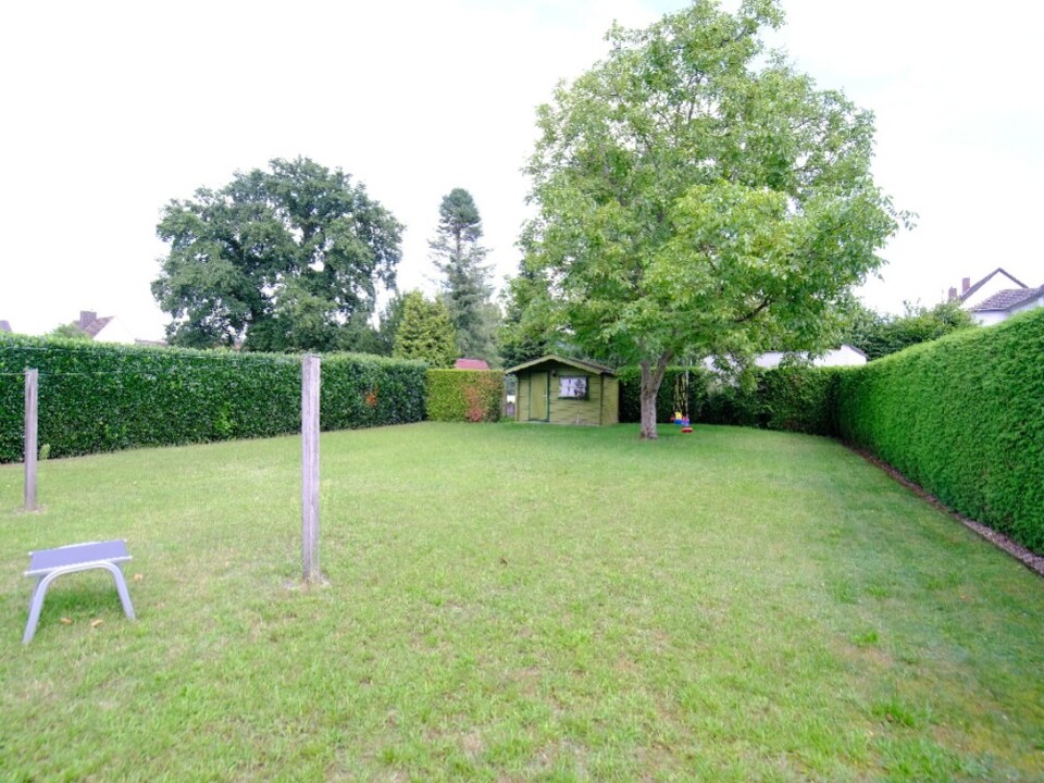 vielleicht ein Pool im Garten?
