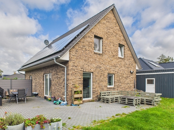 Hausansicht aus dem Garten