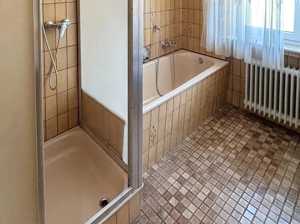 großzügiges Badezimmer