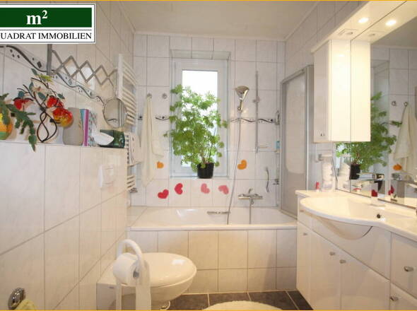 Modernisiertes Wannen-Duschbad